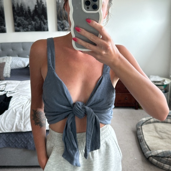 NWOT linen Abercrombie tie front top - Picture 2 of 4